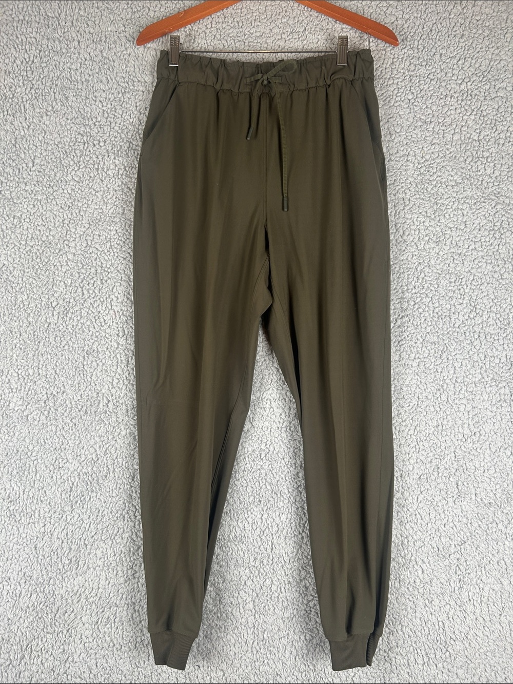 Lululemon Drawstring Waist High Rise Olive Green Jogger Women’s, Size 8